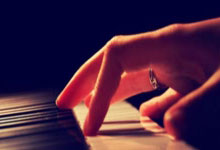 PG模拟器官网：3-2！德甲领头羊终结2场不胜，65分领跑，甩开勒沃库森6分.