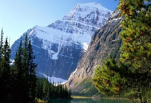 乃比江不盯人 方昊不会防守！塞蒂恩还玩三中卫？京津德比要悬了.